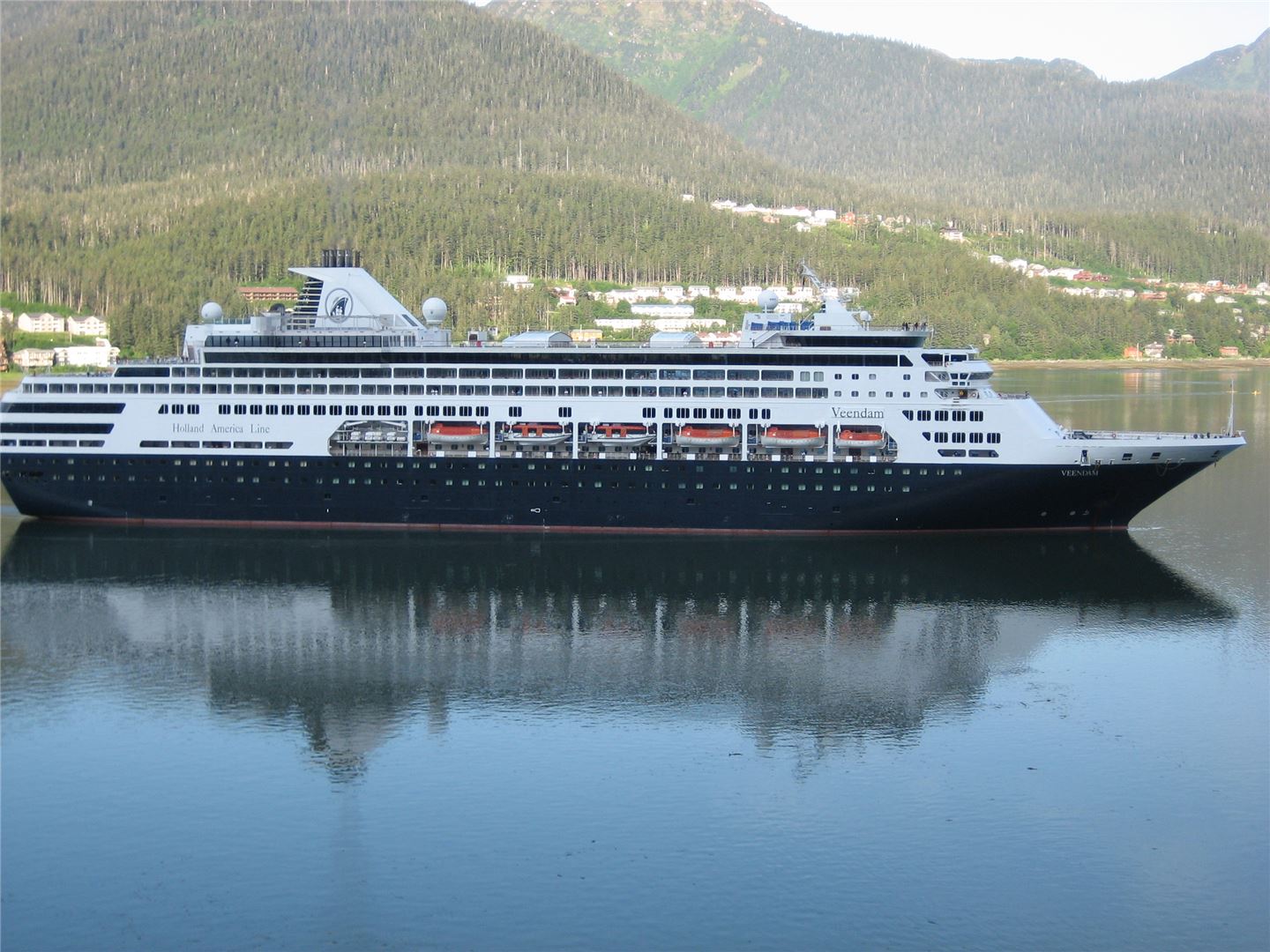 Holland America Launches Specialist Training Courses