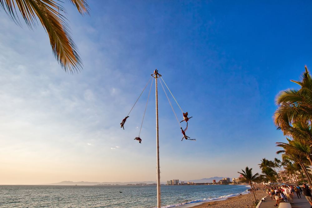 The Papantla Flyers: Four Lessons on What Makes Travelers Tick