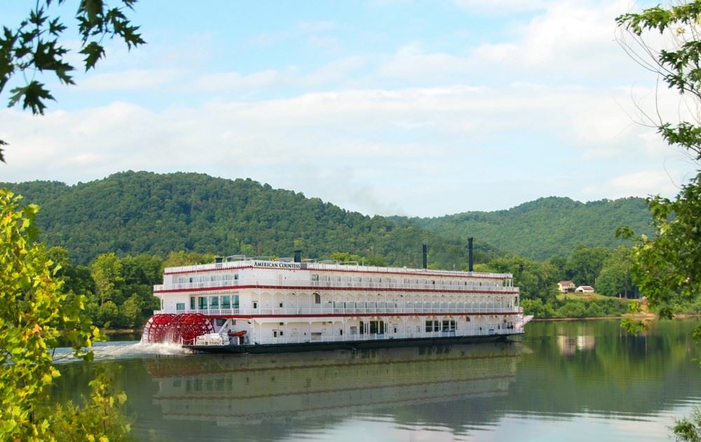american countess riverboat on the mississippi river