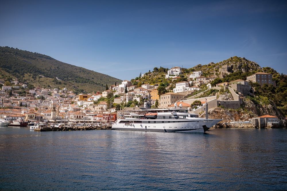 variety cruise ship docking in croatia 