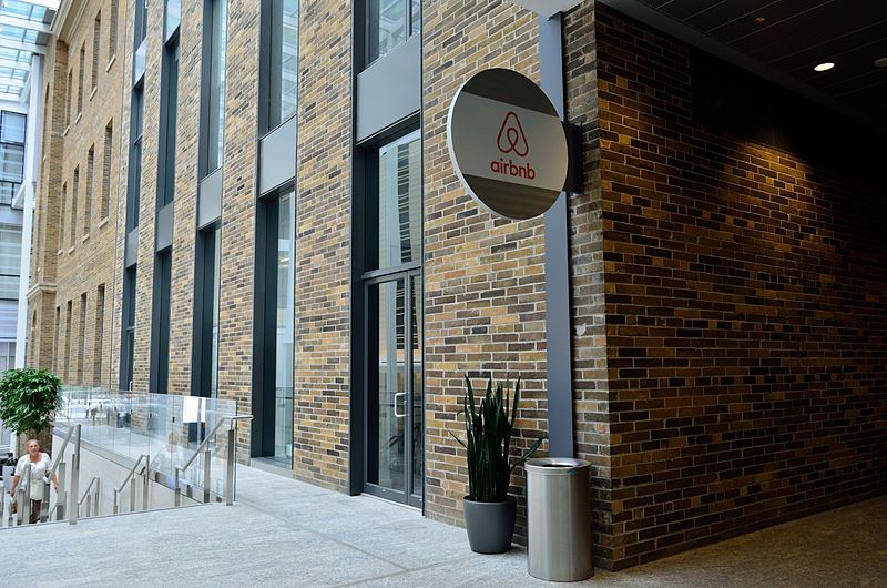 New Airbnb Premium Service Targets Wealthy Travelers