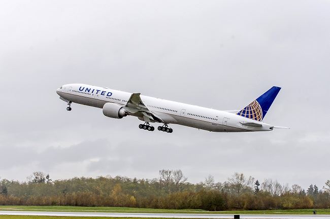 United Airlines Will Offer Rapid COVID-19 Tests to Some Passengers