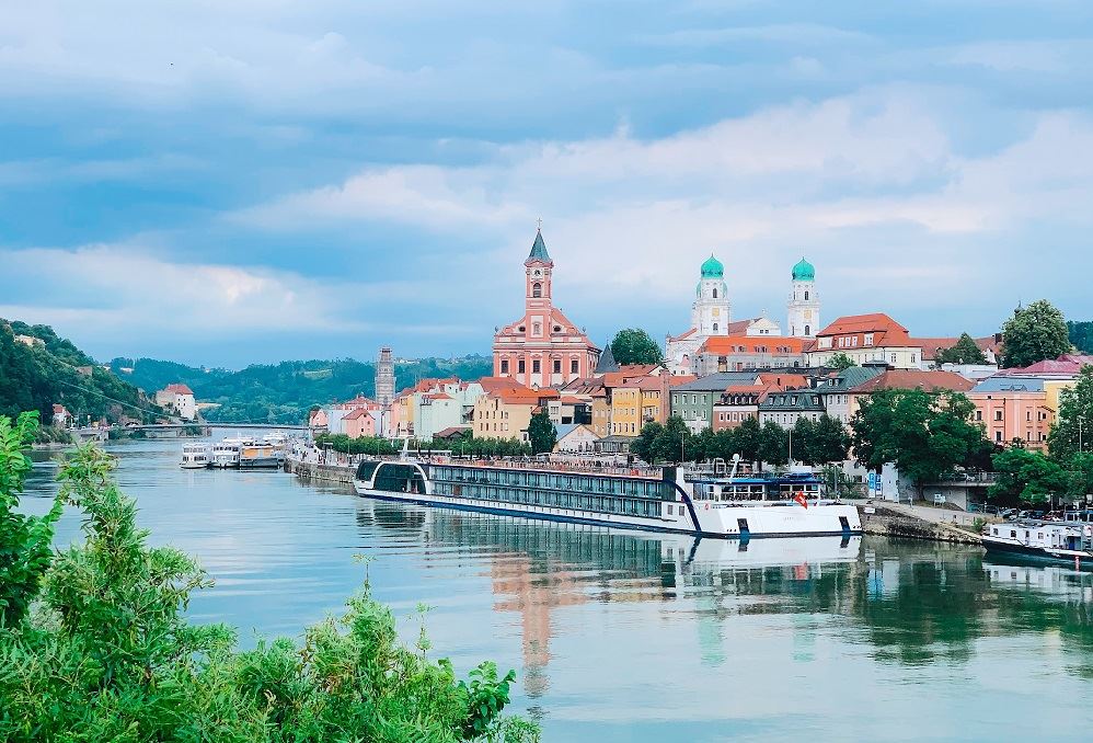 AmaWaterways Rolls Out New Webinar Series for Travel Advisors