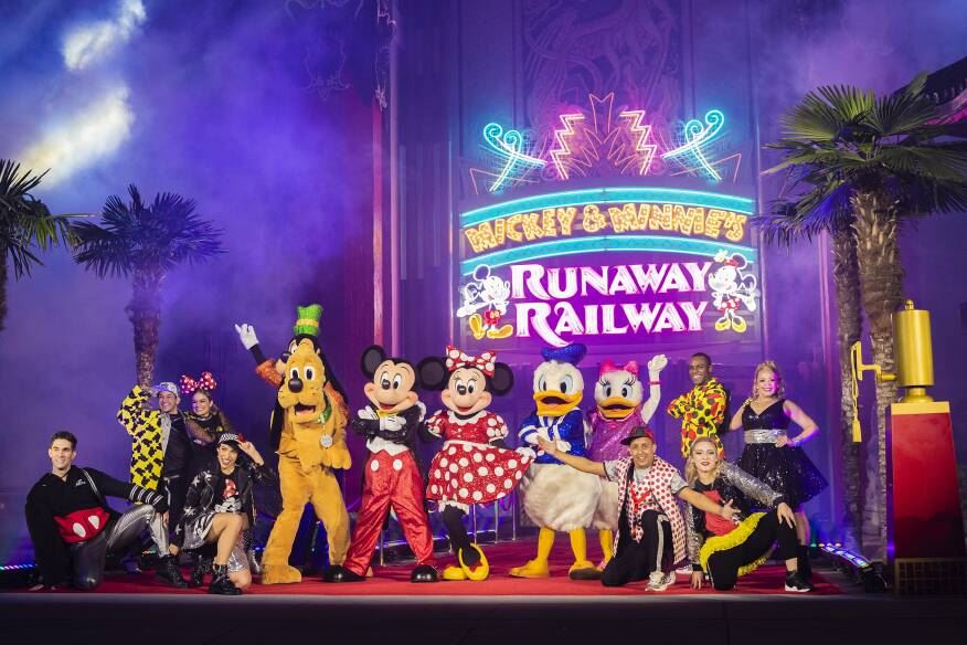 Mickey & Minnie's Runaway Railway Train Departs at Walt Disney World