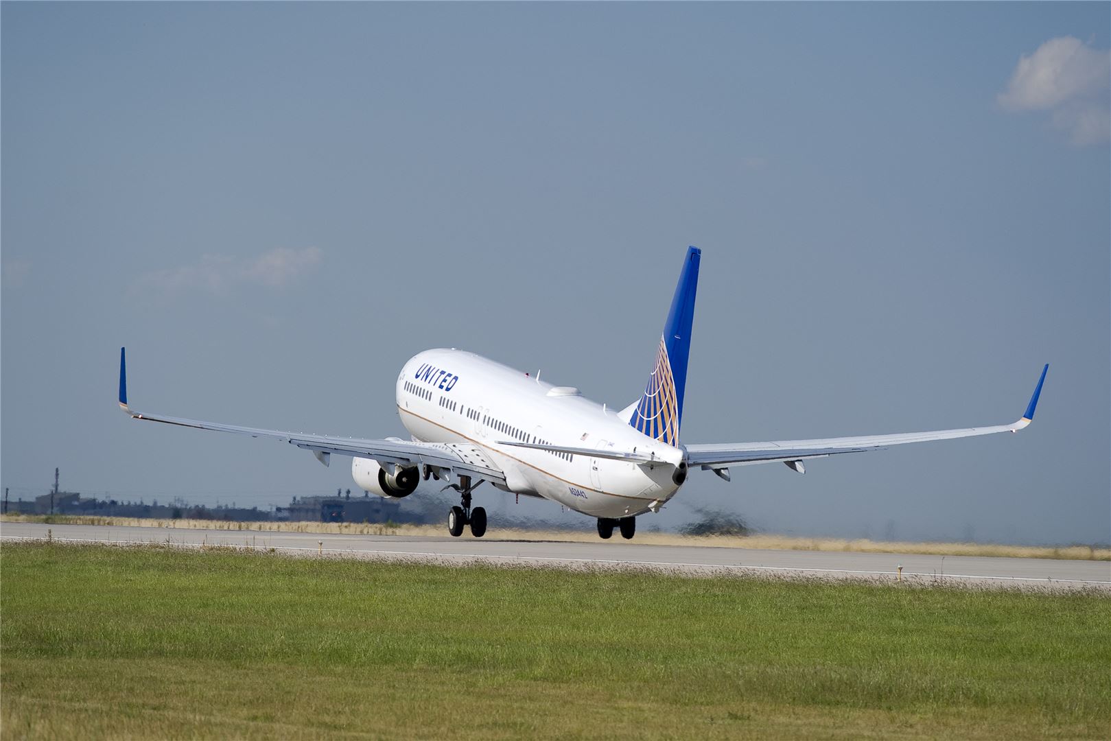 U.S. Airlines Brace for Impact from Continued Hurricane Disruptions