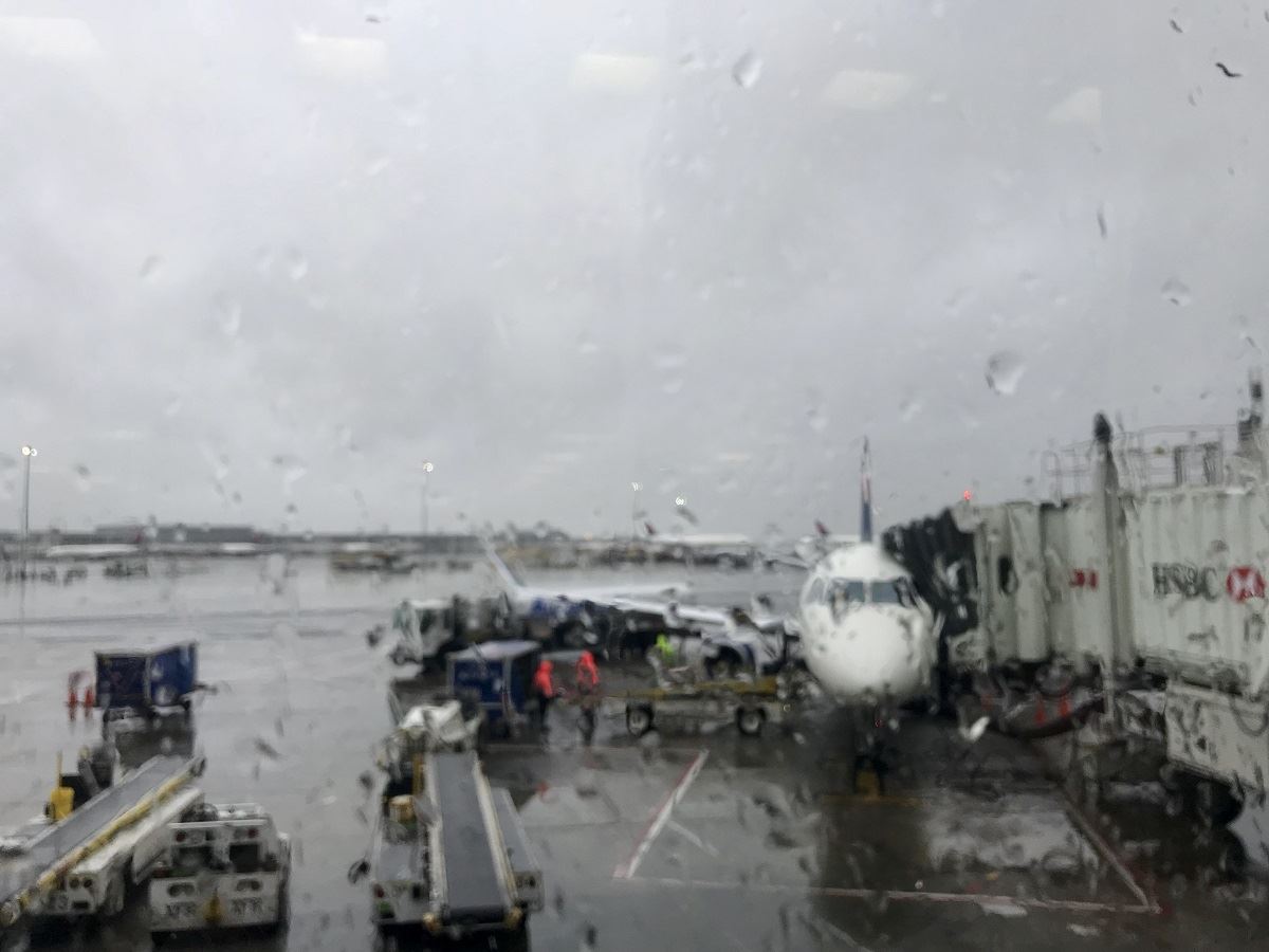 Airlines Issue Waivers as Nor’easter Expected to Cause Travel Delays Along East Coast