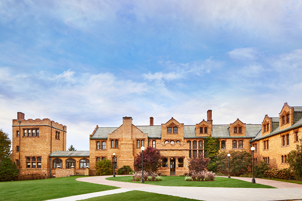 Exterior of Wyndhurst Manor & Club.