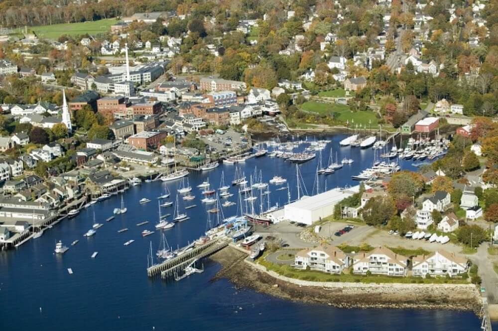 the town of bar harbor maine in the fall