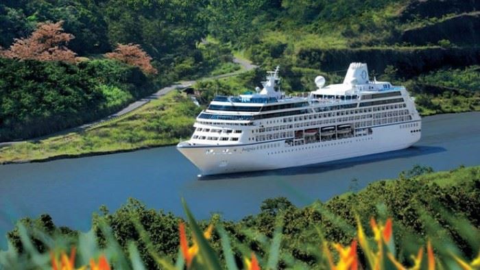 oceania cruises insignia cruise ship in panama canal