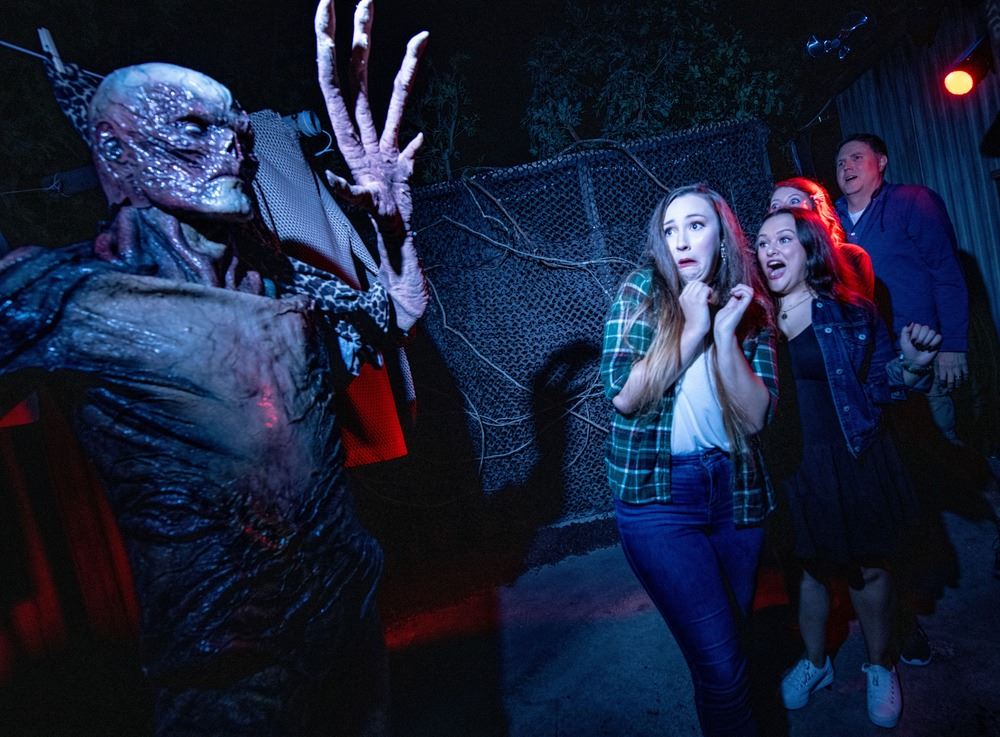 halloween horror nights universal orlando resorts stranger things