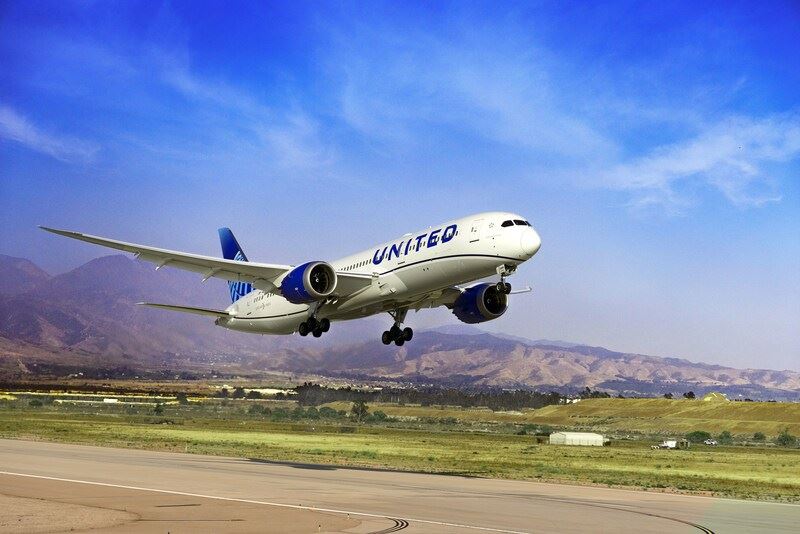 United Airlines 787 