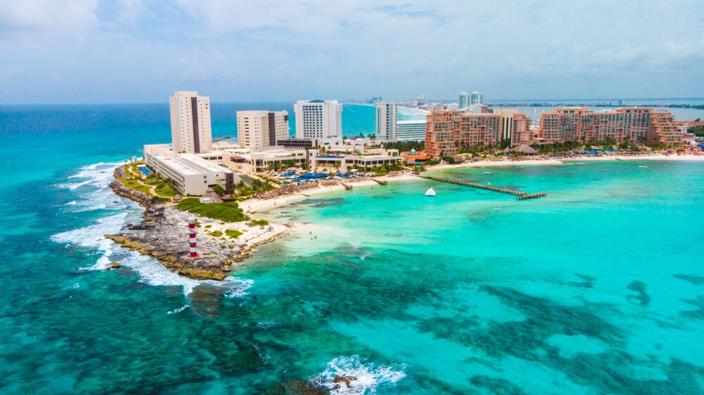 Punta Norte beach, Cancun, México aerial view 
