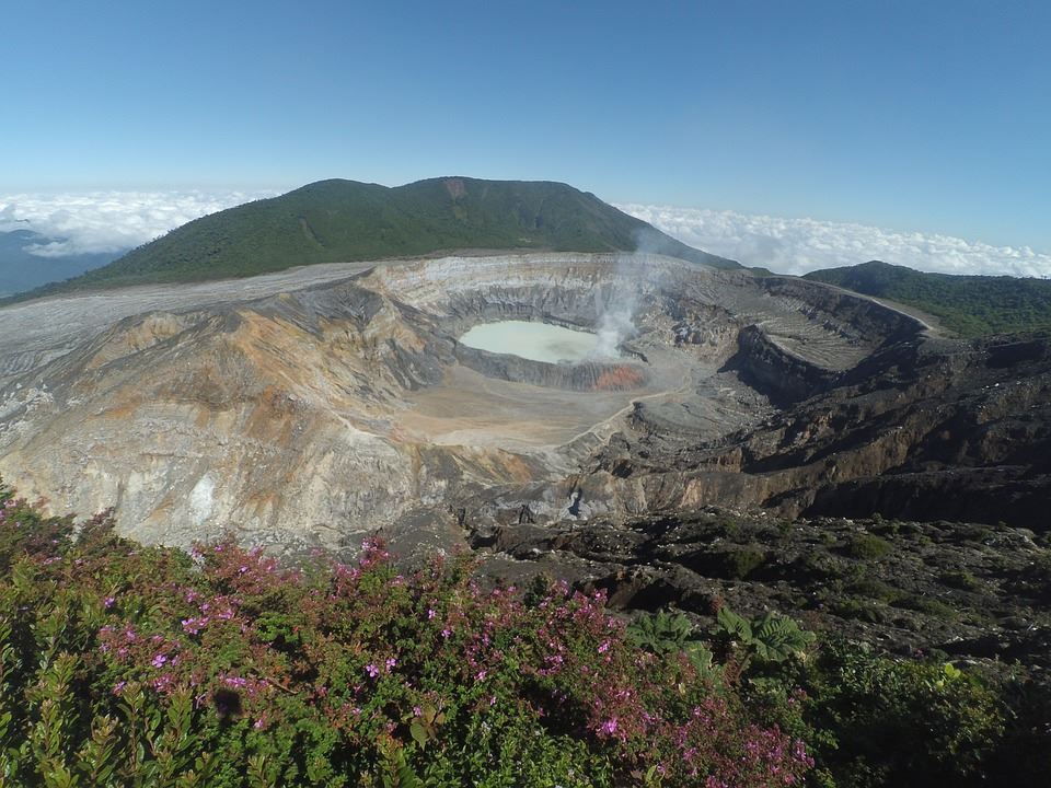 Costa Rica Establishes Safety Protocols For The Poás Volcano Area