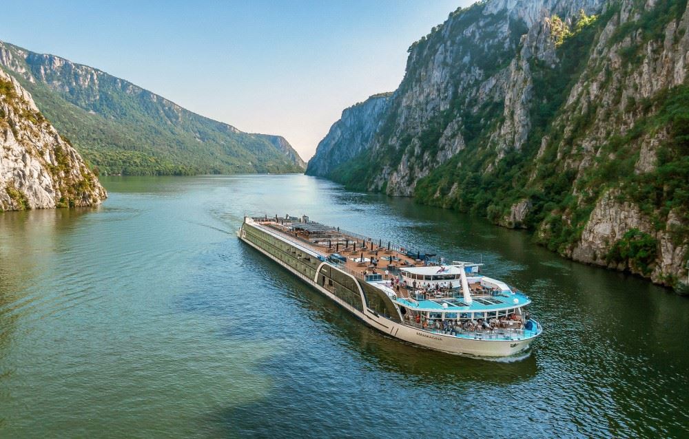 ama magna river cruise ship