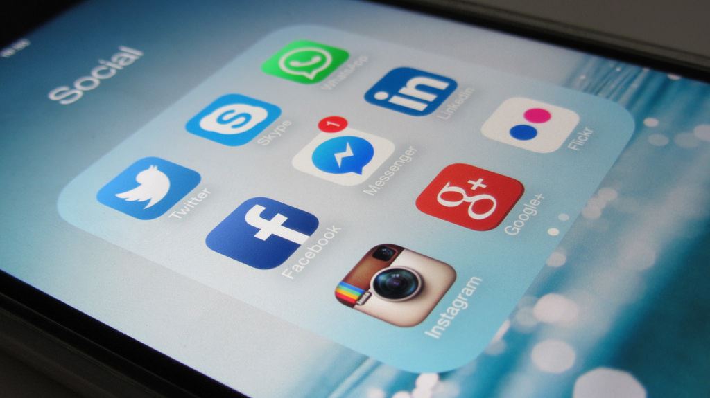 12 Top Tips For Travel Agents Using Social Media