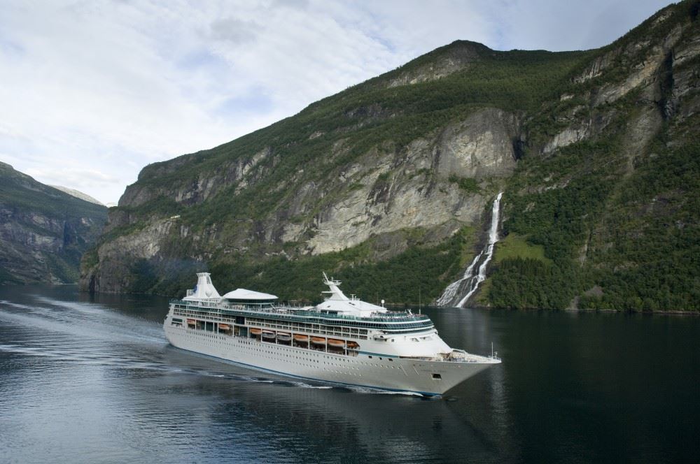 vision of the seas royal caribbean cruise ship