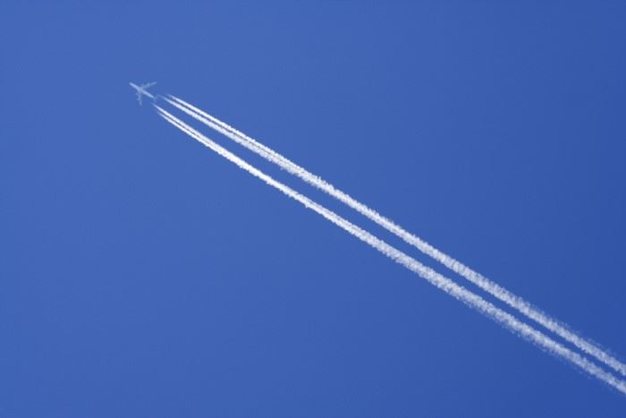airplane carbon emissions offsets