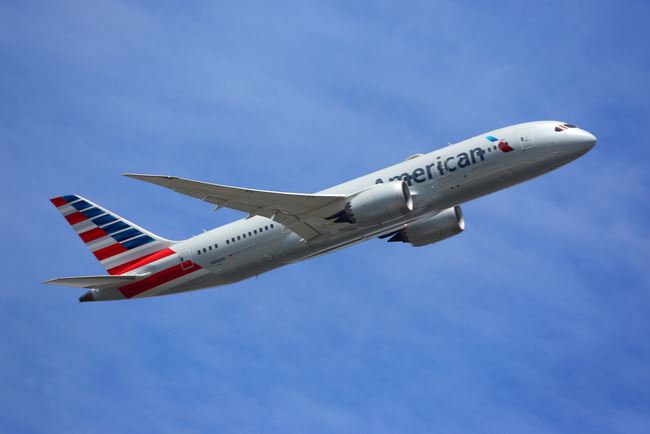 American Airlines Extends Travel Waiver through End of Year, Issues New Face Mask Guidelines