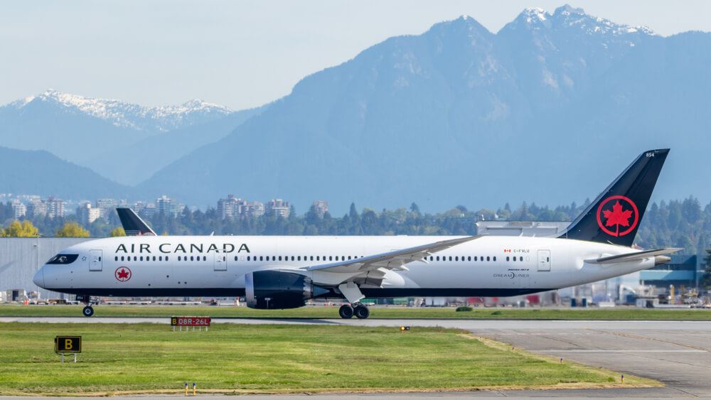 Air Canada  Boeing 787-9 Dreamliner in Vancouver flying to Dublin 