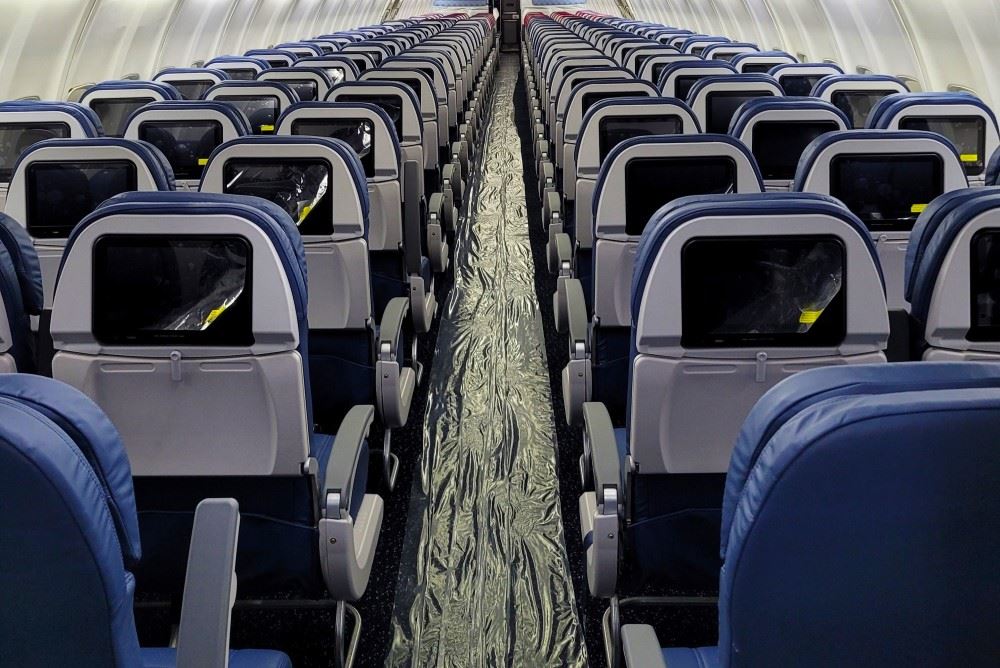 interior of a delta 737-800 airplane