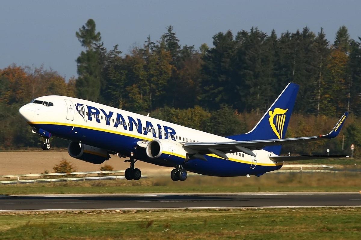 Ryanair Makes Bid For Struggling Alitalia