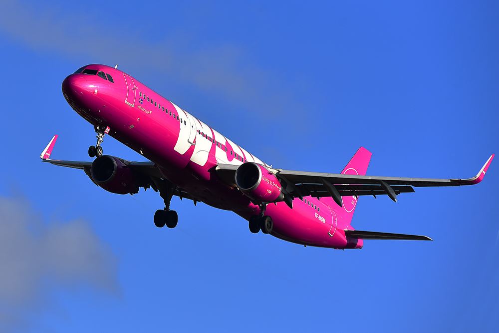 Wow Air Gets a Lifeline from Frontier Airlines