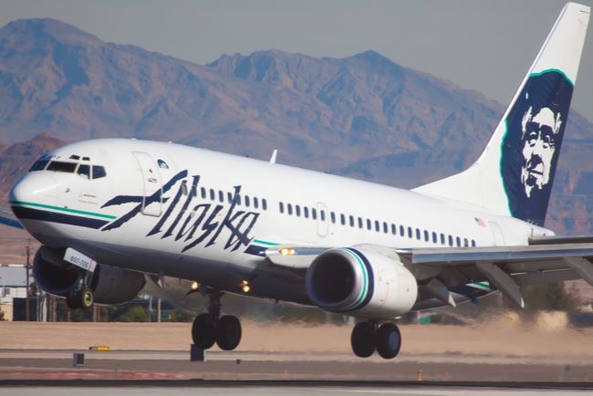 Alaska Airlines Face Mask Social Distancing 