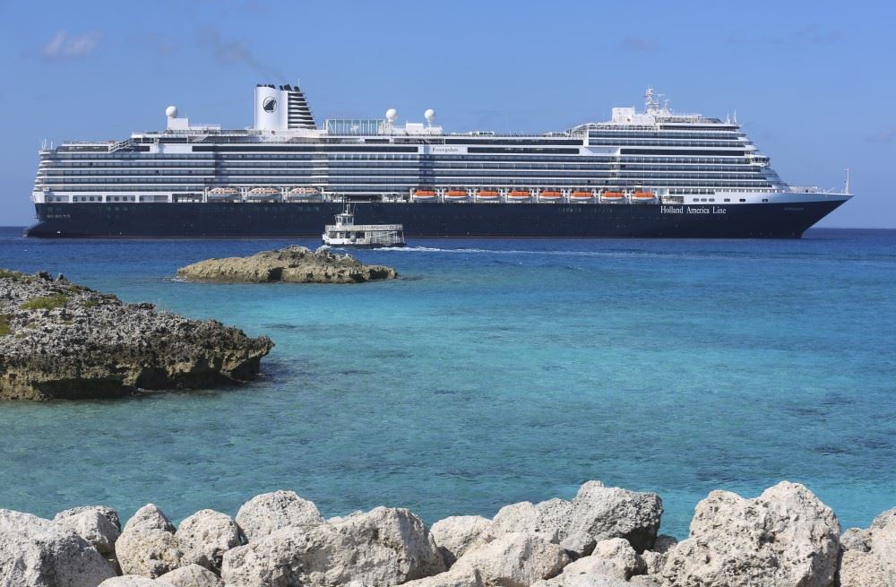 holland america's koningsdam in half moon cay bahamas