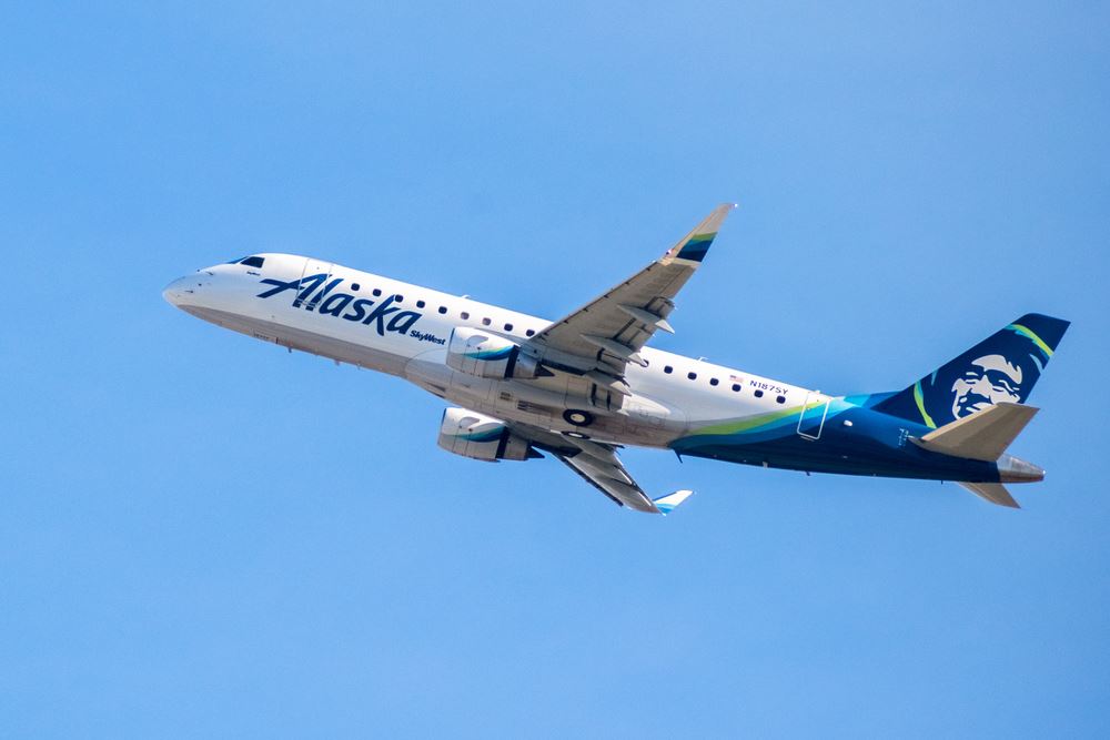 Wifi costs inflight airplane Alaska Airlines American Airlines 