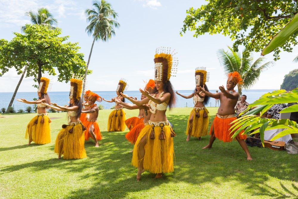 Tahitian dancers