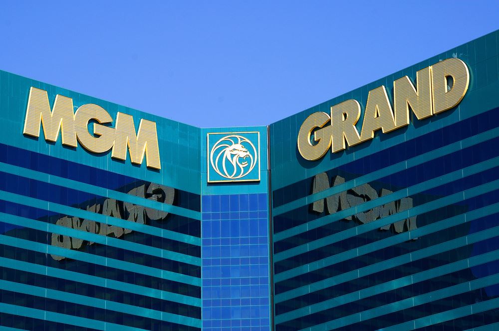 MGM Resorts Signs Labor Contracts Averting Las Vegas Strikes