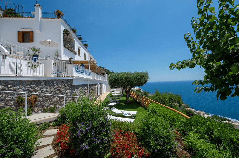 Nuea Amalfi Coast Italy Villas front view 