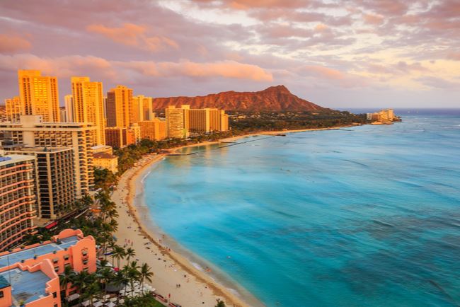 Hawaii Delays Plan to Reopen Tourism