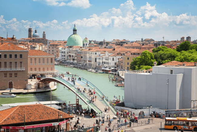 Venice to Replace Glass on Grand Canal Bridge