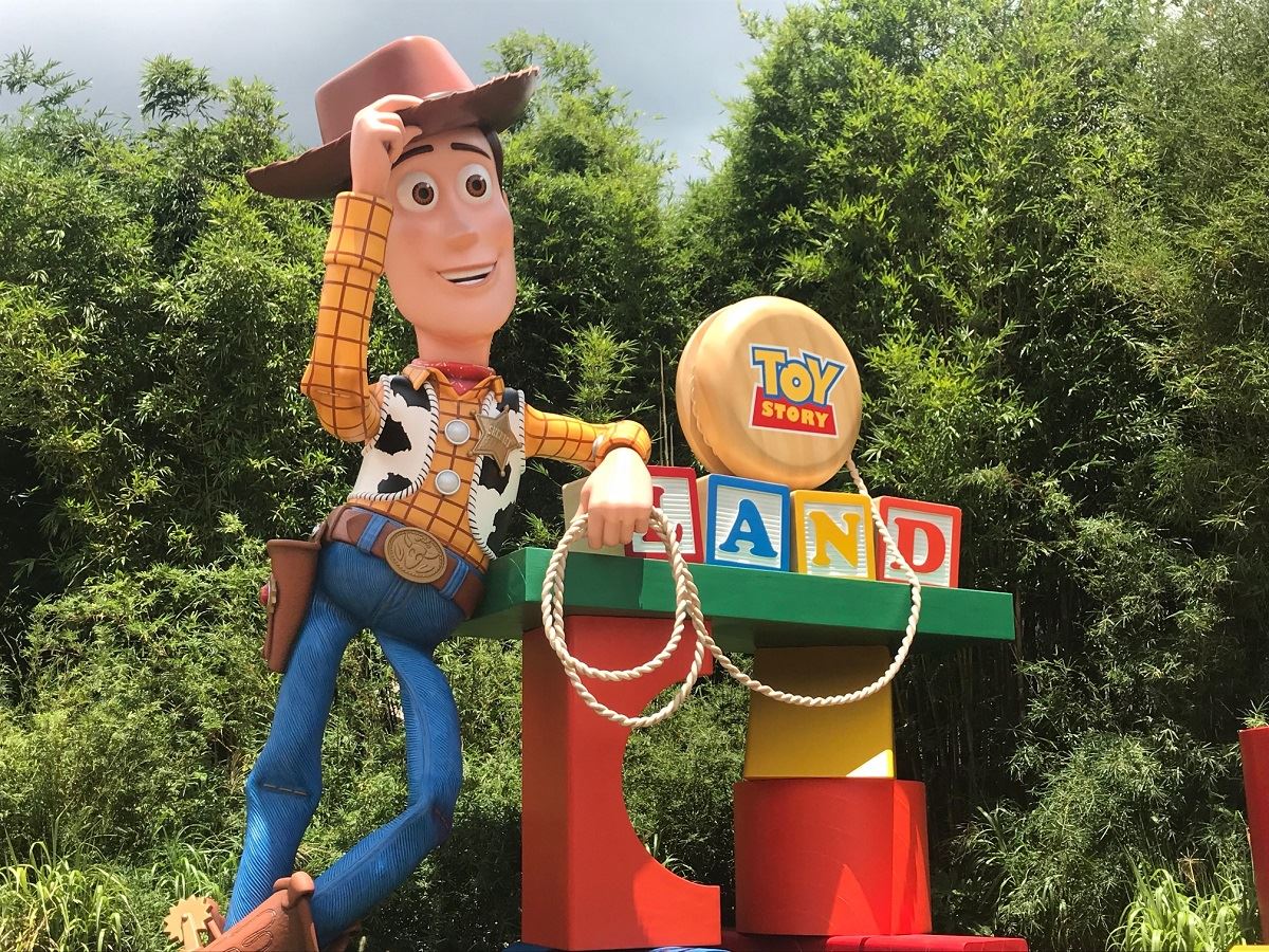 Woody's Lunch Box at Disney's Toy Story Land Features a Nostalgic Menu