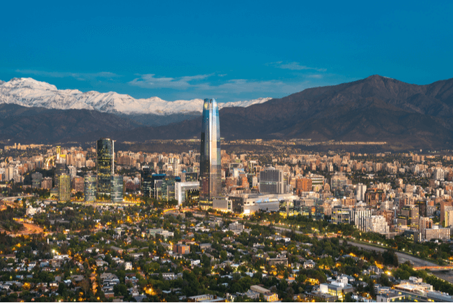 Chile abrirá sus puertas a viajeros internacionales vacunados el 1 de octubre