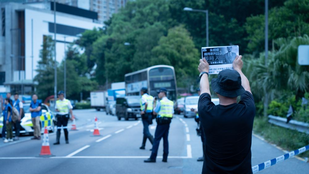 随着政治动荡的增加,旅游保险提供什么保护?