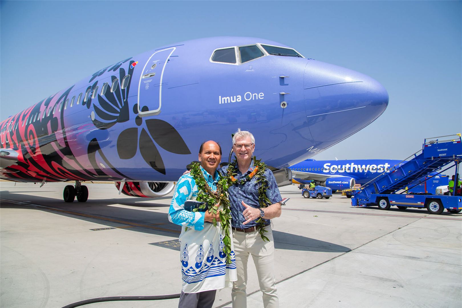 first-look-southwest-airlines-hawaii-themed-plane