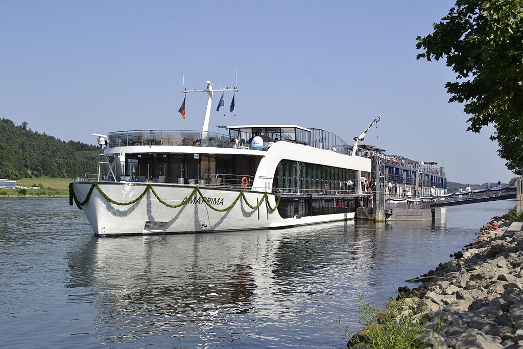 amawaterways river cruises jobs